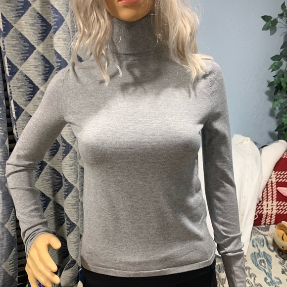 Babaton Top - Picture 2 of 4